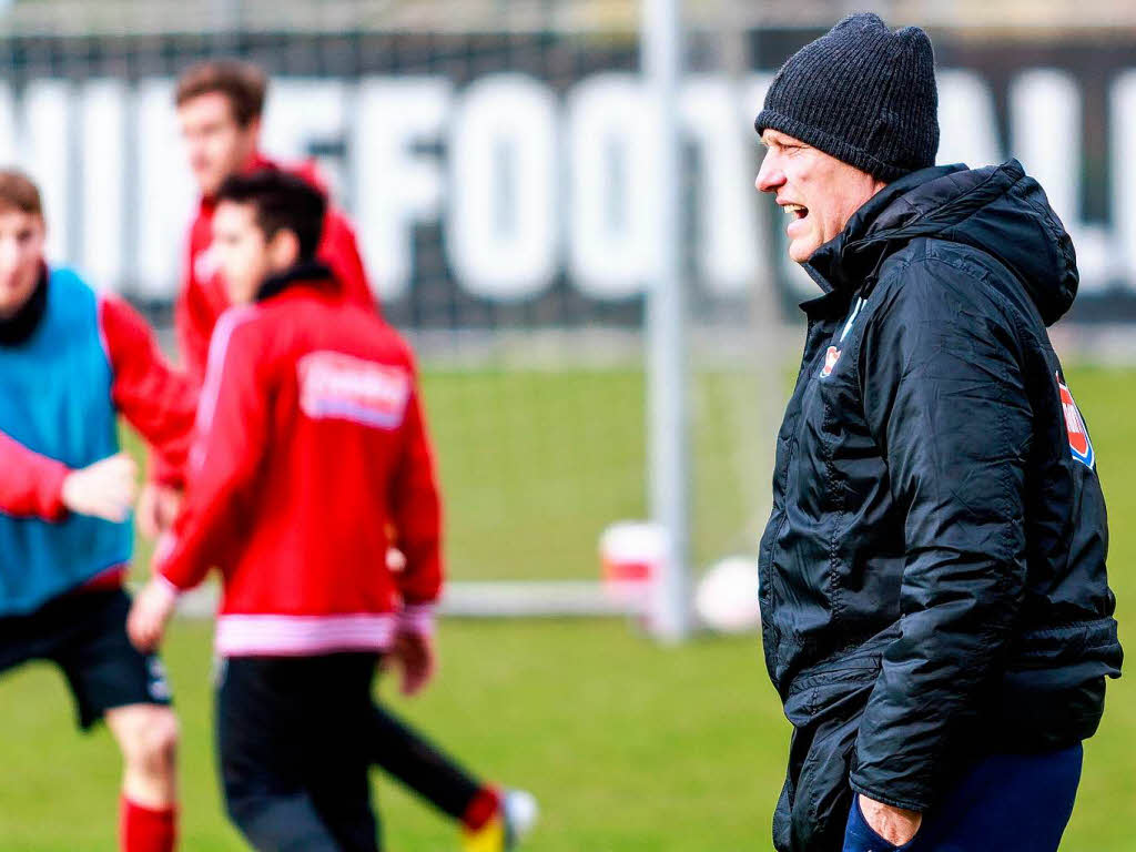 Bei Training ruht die Mannschaft in sich.