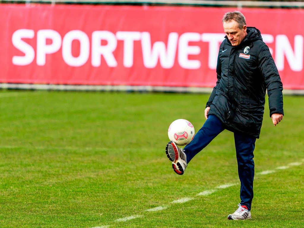 Bei Training ruht die Mannschaft in sich.