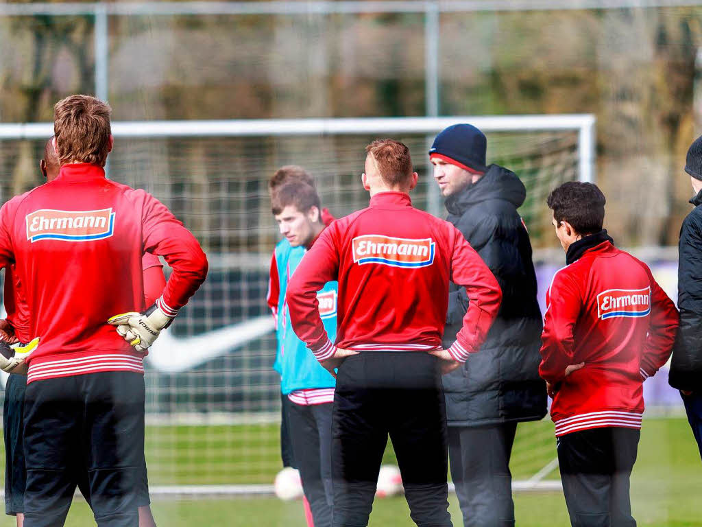 Bei Training ruht die Mannschaft in sich.