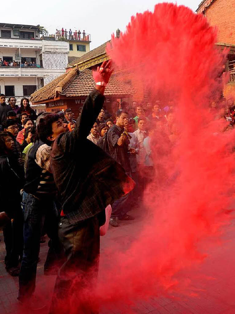 Holi, das Fest der Farben, signalisiert in Nepal die Ankunft des Frhlings.