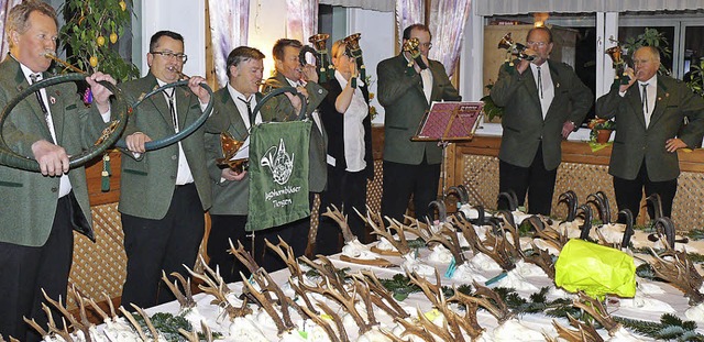 Die Jagdhornblser aus Tiengen haben d...mlung in Riedern musikalisch umrahmt.   | Foto: Patrick Burger