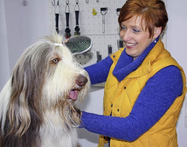 Hundefriseurin Carmen Arndt mit Collie...&#8222;Doghair&#8220; in Kirchzarten.   | Foto: Andreas Peikert