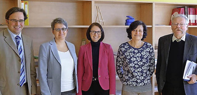 Bildungsbesuch (von links): Carsten Ga...oser, Sabine Meier und Joachim Schwab   | Foto: gemeinde