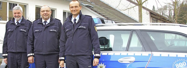 Revierleiter  Weibezahl (Mitte) ist mi...ts) und Reiner Schns sehr zufrieden:   | Foto: Frey