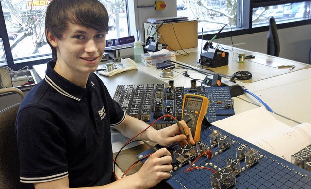 Maximilian Singler, 16, aus Biederbach...bildender zum Elektroniker bei  Sick.   | Foto: tobias Winterhalter