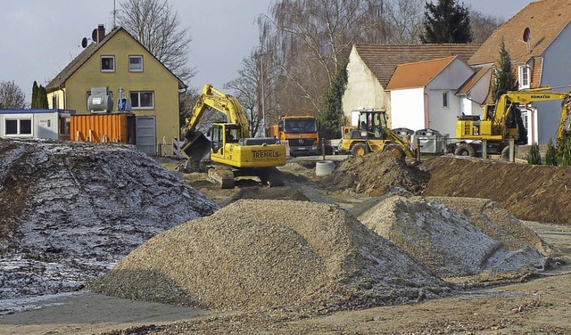 Im Baugebiet Schutthalde dauern die Erschlieungsarbeiten noch 15 Wochen.   | Foto: Stadt