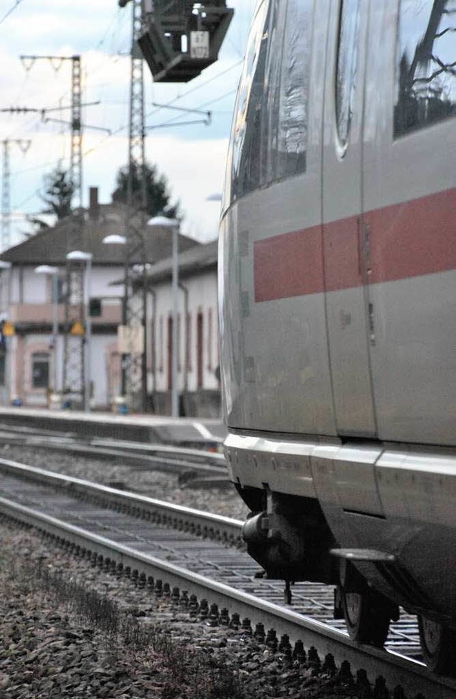 Nrdlich des Bahnhofes werden die Gleise erneuert.  | Foto: Zimmermann