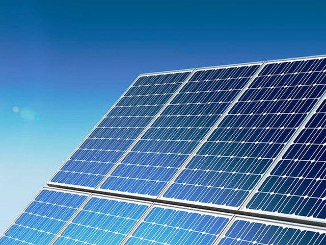 Der Preis fr Solarmodule bricht ein, ...s der Firma besser als der Branche.     | Foto: Electriceye (Fotolia.com)
