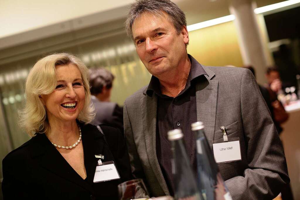 Bei der Feier nach der Verleihung: Andrea Wahnschaffe, Lothar Volkelt