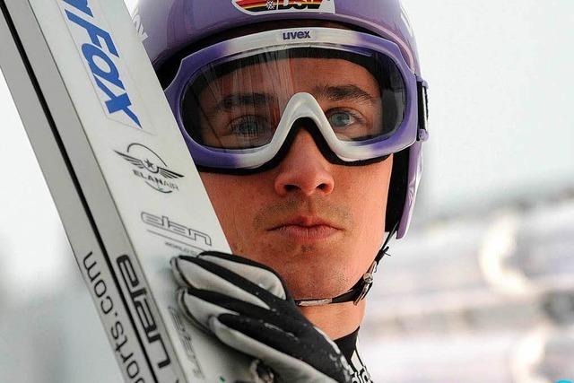 Skisprung-Oldie Schmitt setzt Karriere fort