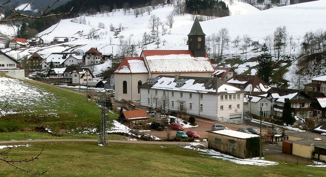 Als idealer Platz fr den Dorfladen in...t um Kirche und Parkplatz betrachtet.   | Foto: R. Gutjahr