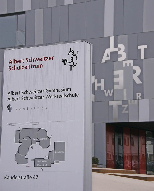 Zwei Sulen sollen das Albert-Schweitzer-Schulzenzrum in Gundelfingen sttzen.   | Foto: Frank Kiefer