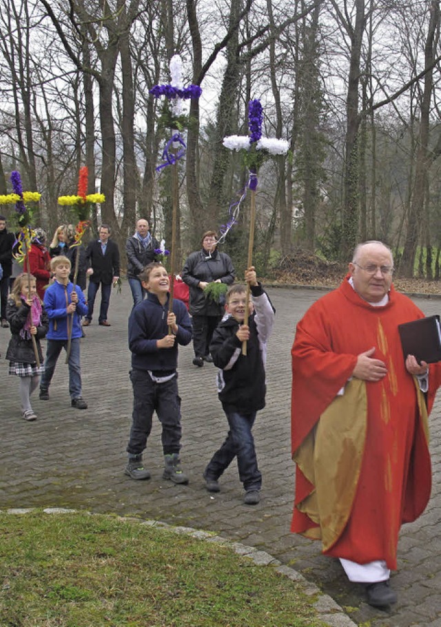 Ruhestandspfarrer Werner Eisele  fhrte die Palmprozession in Kandern an.  | Foto: privat