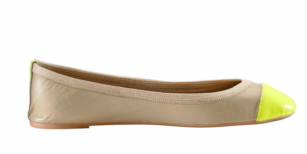 Flache Schuhe wie die Ballerinas von Comma werden gern getragen (ca. 70 Euro). Flache Schuhe wie die Ballerinas von Comma werden gern getragen (ca. 70 Euro).