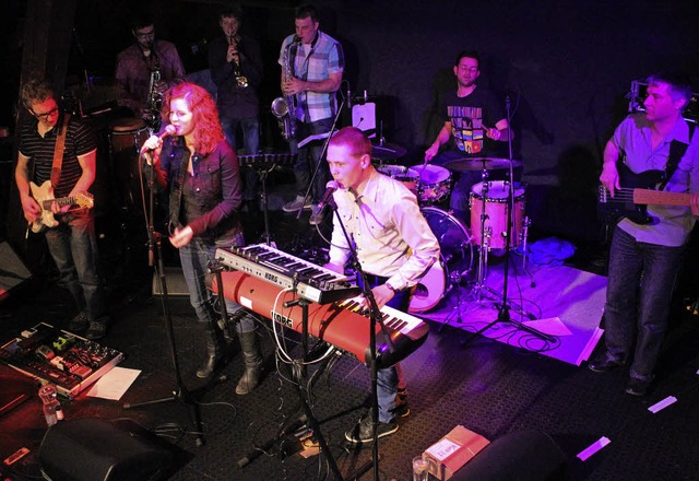 Die RnB und Soulband &quot;Hier sprich... bringt das Cafe Verkehrt zum grooven.  | Foto: Nina Witwicki