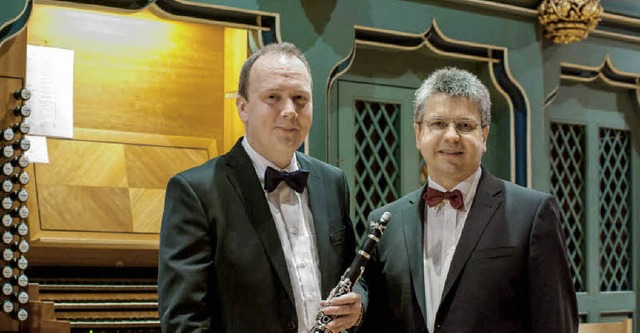 Christoph Wirz und Clemens  Staiger na... vor der Orgel im Neustdter Mnster.   | Foto: Bernhard Kleine