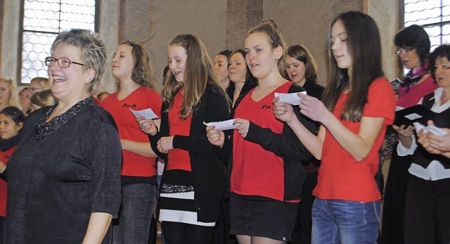 Bringt Mllheim zum Singen: Anette Hall mit dem Chor Power of Singers.   | Foto: beatrice ehrlich