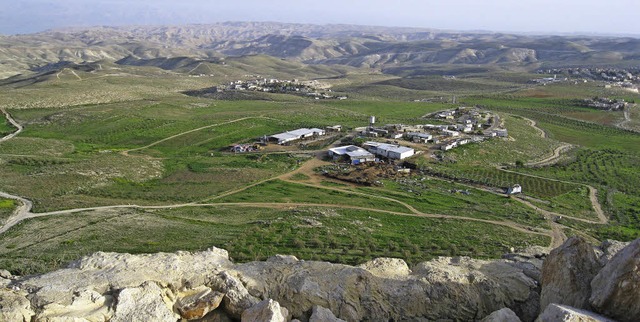 Vom  Herodion reicht der Blick weit b...and hinweg zu den jordanischen Bergen.  | Foto: Gnther/Israel-Museum/Wikipedia