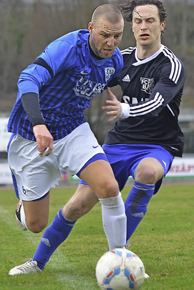 Florian Emmerich (links) fllt beim SV Weil aus.   | Foto: kaufhold