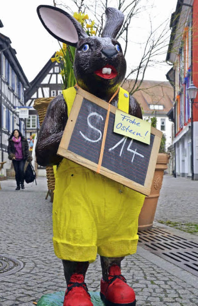 Bunte Osterhasen gren zum Fest  in der Emmendinger Innenstadt.  | Foto: Gerhard Walser