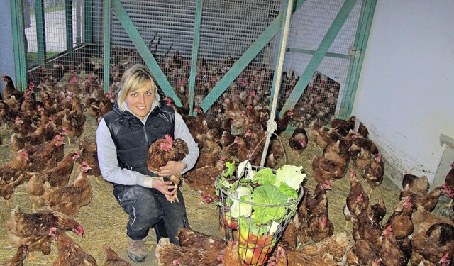 Romana Zink vom Zink-Hhnerhof in Renc... und pfel sowie Wasser aus Spendern.   | Foto: oberle