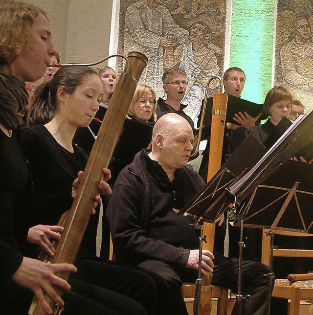 Der Chor Cantate Dekanate mit Instrumentalensemble.   | Foto: Frey