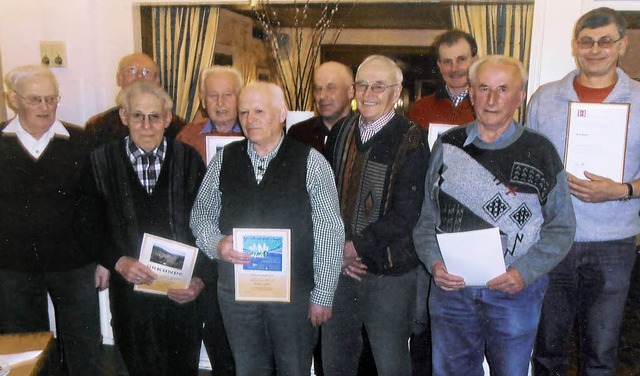 Die Geehrten des MGV Eckbach-Jostal (v...n Beha, Karl Waldvogel und  Karl Beha   | Foto: privat