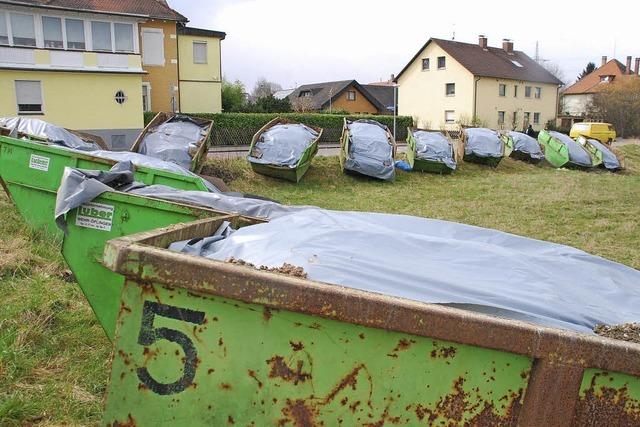 Container warten auf Dioxinanalyse