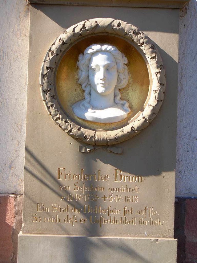 &#8222;Ein Strahl der Dichtersonne fie...: Friederike Brions Grab in Meienheim  | Foto: Weisser/BZ
