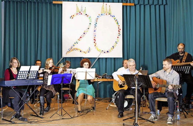 Elternengagement ist im &#8222;Regenbo...8220; normal: hier in einem Orchester.  | Foto: Photographer: Gabriele Zahn