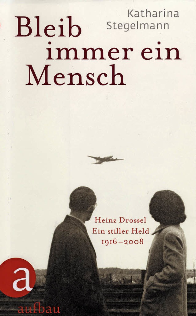 Der Buchtitel der Familienbiografie ber Heinz Drossel.   | Foto: Manfred Witt/verlag