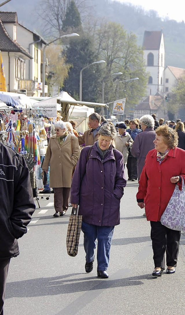 Die Hauptstrae  bleibt  am Freitag  i...rt. 70 Krmer bieten   ihre Waren an.   | Foto: Archivbild: Frey