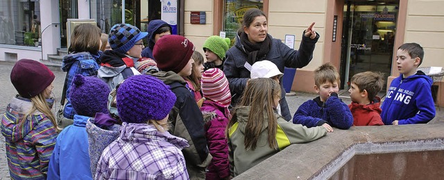 Geschichtsunterricht der etwas anderen...er bei ihrer Stadtfhrung fr Kinder.   | Foto: Gertrude Siefke