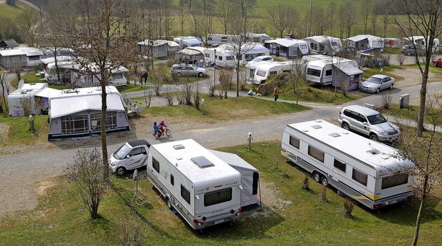 Auf dem Seelbacher Campingplatz ist einiges los.   | Foto: Christoph Breithaupt