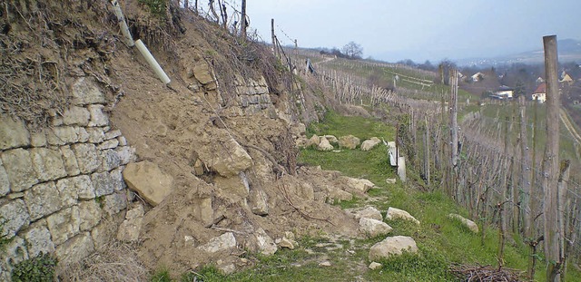 Die Natursteinmauern  gehren zum Bild...Hangs nicht mehr  standhalten knnen.   | Foto: privat