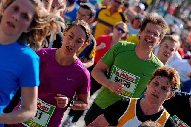 Mehr als 10.000 Lufer starten beim 10. Freiburg Marathon