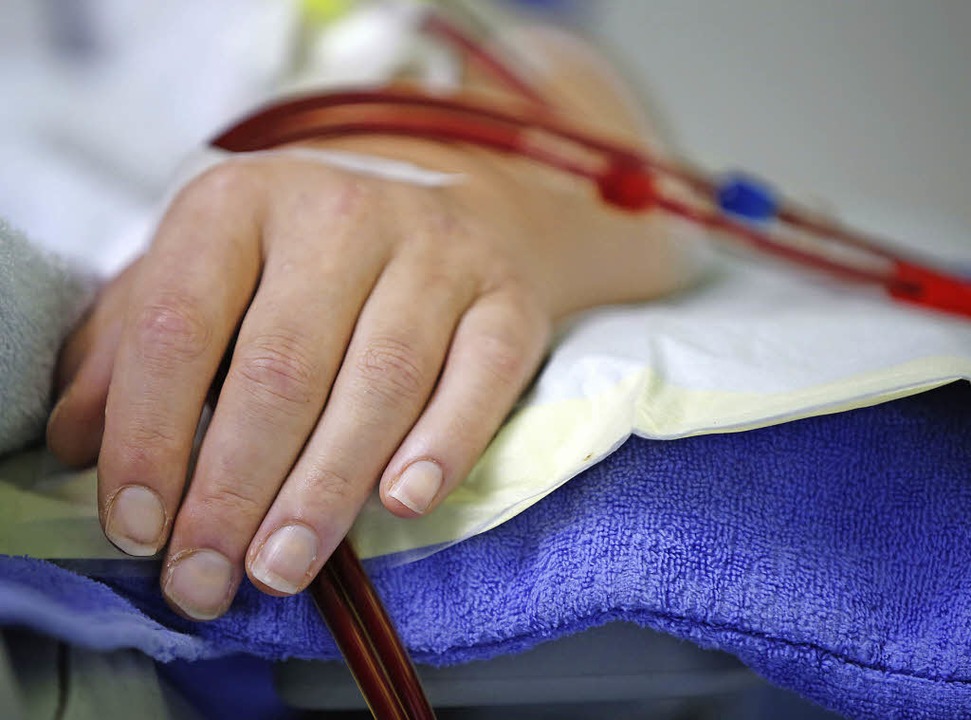 Droht jedem Nierenzsystenkranken: die Blutwäsche an der Dialyse   | Foto: dapd/Gerd Walz(Uniklinik Freiburg)