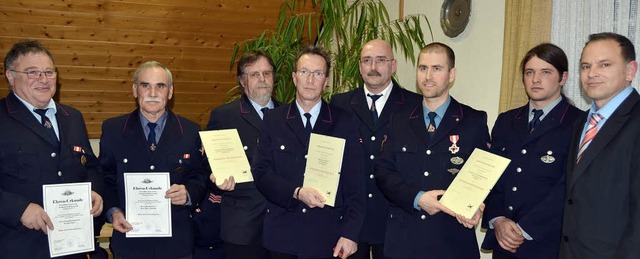 Die bei der Generalversammlung  der Ge...tretender Kreisbrandmeister Karl Wei.  | Foto: Roland Vitt