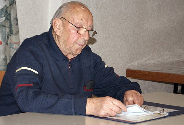 Gebannt lauschten die Besucher im Iste...Kriegserlebnissen von Hilmar Schrder.  | Foto: schopferer