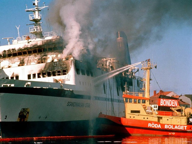 Brandstiftung wegen Versicherungsbetru...im Hafen von Lysekil gelscht werden.   | Foto: dpa