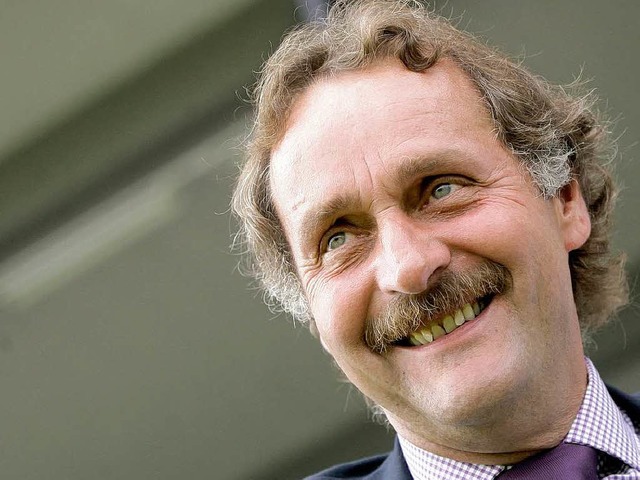 Peter Neururer soll es in Bochum richten.  | Foto: dpa