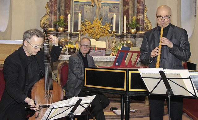 Drei  Musiker konzertierten auf  histo...und Otmar Zobolui auf der Barockoboe.   | Foto: Sandra Decoux-Kone