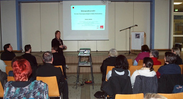 Sabine Wlfle erluterte in Herbolzhei...ndzge der Bildungspolitik des Landes.  | Foto: Michael haberer