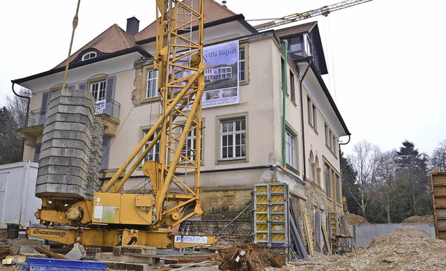 Das  denkmalgeschtzte ehemalige Sanat...im dahinterliegenden Neubau erstellt.   | Foto: Sigrid Umiger