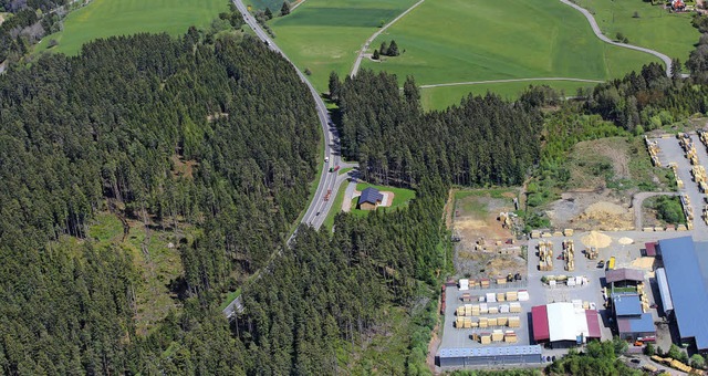 Die westliche Einfahrt nach Rtenbach ...Bundesstrae 31 neu gestaltet werden.   | Foto: Christa Maier