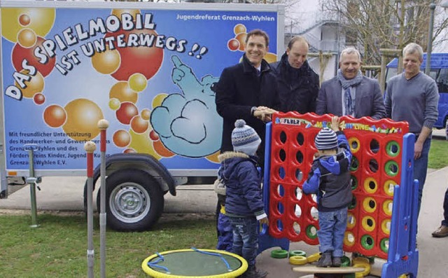 Erster offizieller Einsatz des vom Han...sponserten Spielmobils im Emilienpark   | Foto: Albert Greiner