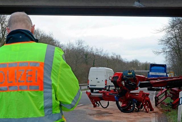 Sechs Laster in Unflle verwickelt – zwei Schwerverletzte