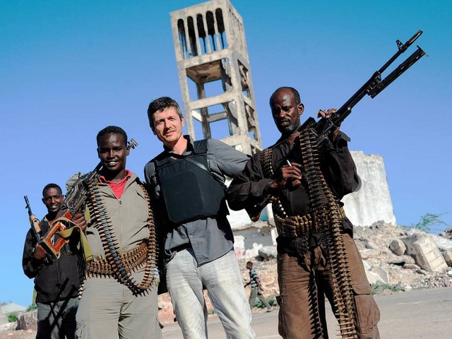 Nur mit zwei schwer bewaffneten Bodygu...ael Obert in Mogadischu recherchieren.  | Foto: Privat