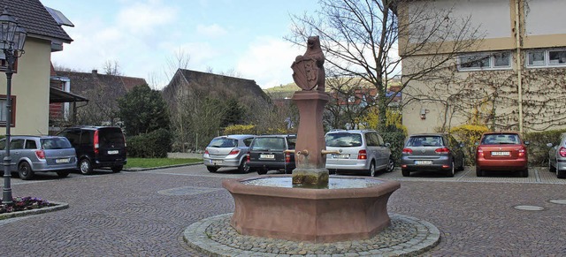 Der Parkplatz am Btzinger Rathaus wir...l der Parkpltze erhht sich um acht.   | Foto: horst david