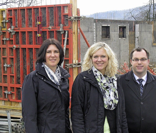 Die drei von der Baustelle: Leiterin N...er,  Sachbearbeiterin  Susanne Wehrle   | Foto: Michael Gottstein